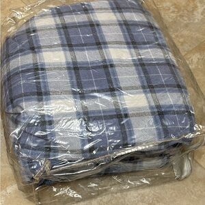 Plaid Blue and White Home Bedding Set
